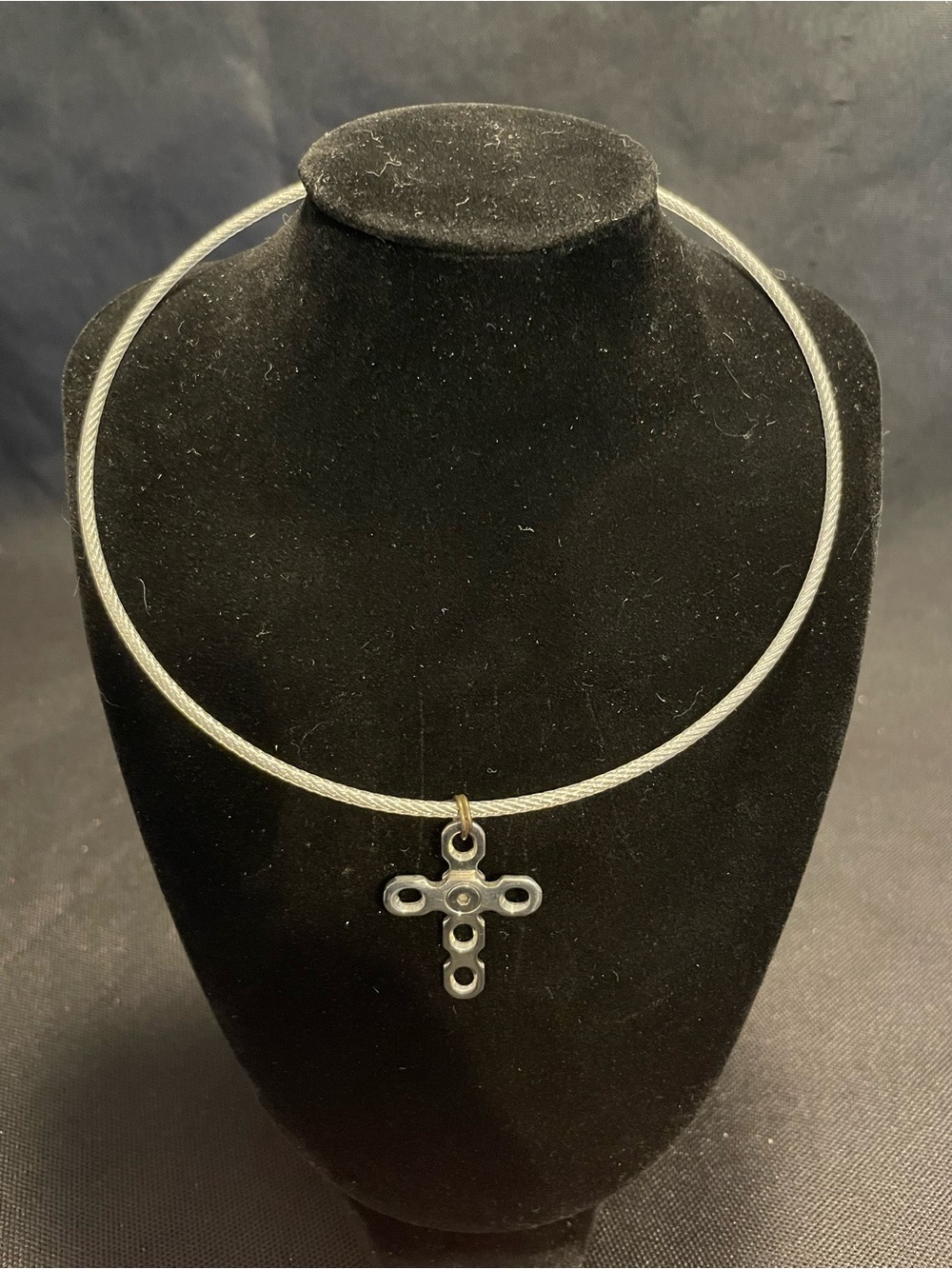 Modern Silver Cross Pendant Necklace - Silver. Magnetic Clasp